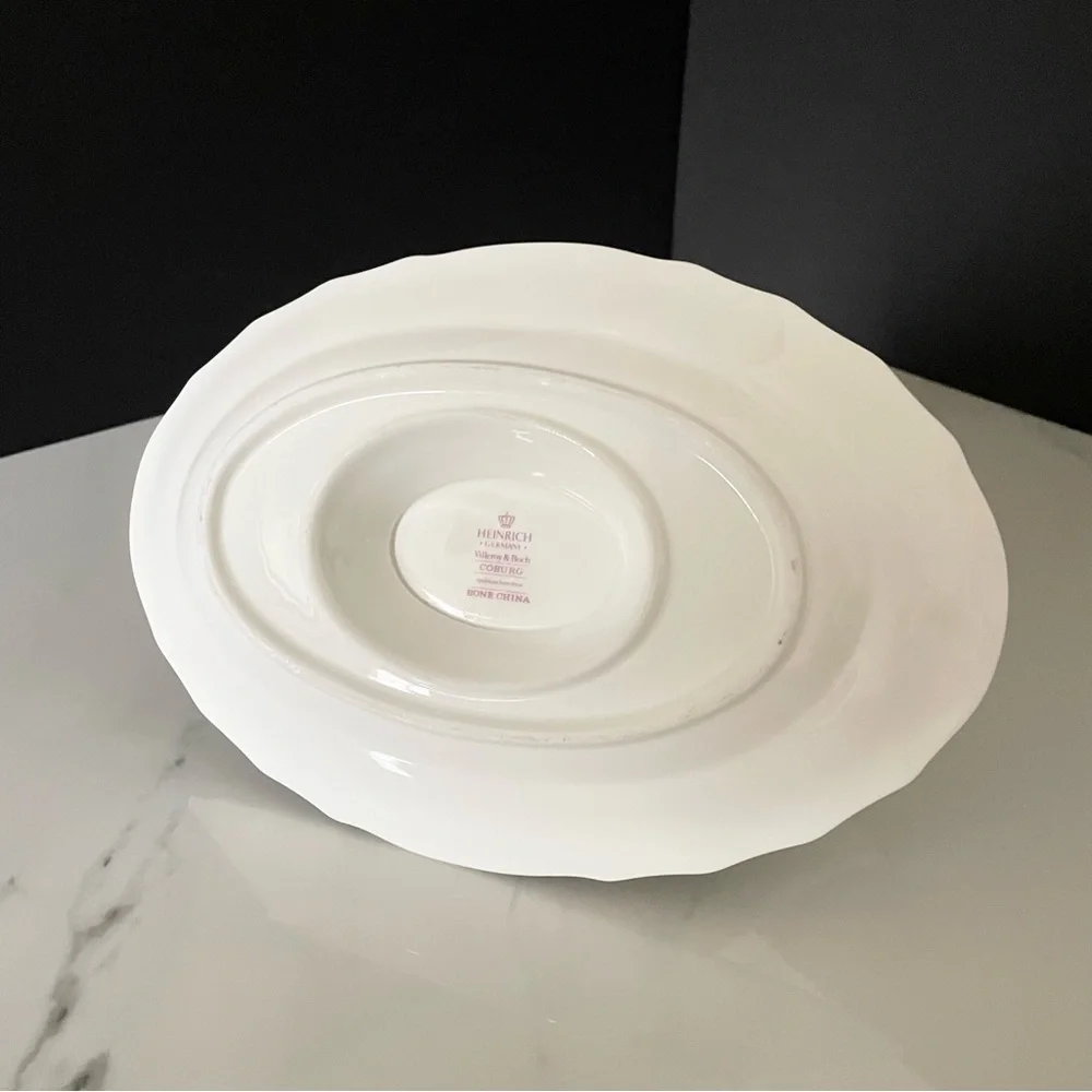 Villeroy & Boch gravy boat